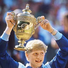 Boris Becker ovládol Wimbledon ako 17-ročný.