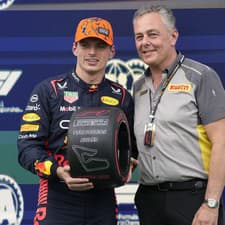 Víťazom kvalifikácie na nedeľnú Veľkú cenu Rakúska seriálu F1 sa stal líder svetového šampionátu Holanďan Max Verstappen.