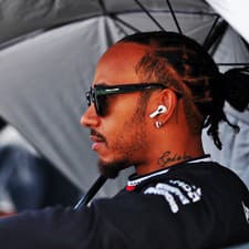 Hviezdny jazdec F1 Lewis Hamilton.