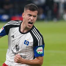Slovenský futbalový reprezentant Lászlo Bénes zahviezdil v úvodnom zápase nového ročníka nemeckej druhej najvyššej súťaže.