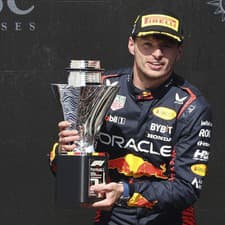 Max Verstappen sa v Belgicku radoval z ôsmej výhry v sérii.