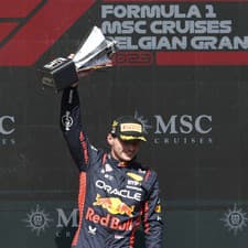 Max Verstappen sa v Belgicku radoval z ôsmej výhry v sérii.