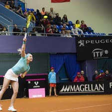 Slovenská tenistka Rebecca Šramková postúpila do druhého kola v dvojhre na challengri v poľskom meste Grodzisk Mazowiecki. 