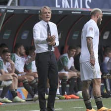 Roberto Mancini odstúpil z postu trénera talianskej futbalovej reprezentácie.