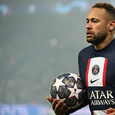 Neymar prišiel do PSG v roku 2017 z Barcelony za rekordných 222 miliónov eur a jeho kontrakt mal vypršať v roku 2025.