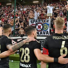 Na snímke radosť hráčov a fanúšikov Spartaka po  odvetnom zápase 3. predkola Európskej konferenčnej ligy (EKL) medzi FC Spartak Trnava - Lech Poznaň .