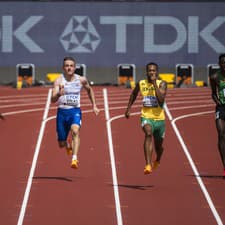 Ján Volko počas rozbehu na 200 m na majstrovstvách sveta v atletike v Budapešti