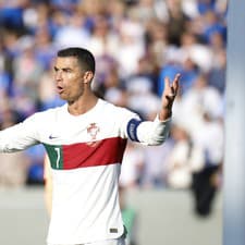 Cristiano Ronaldo v reprezentačnom drese Portugalska.