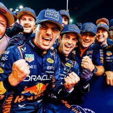 Max Verstappen oslavuje tretí titul v F1
