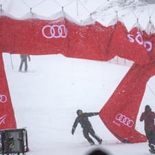Nová sezóna Svetového pohára v alpskom lyžovaní odštartuje podľa plánu na budúci víkend. 