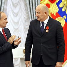 Od prezidenta Vladimira Putina si vyslúžil Rad Alexandra Nevského.