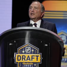 Novinky o drafte oznámil komisár NHL Gary Bettman.