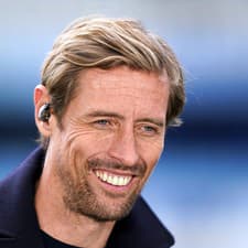 Legendárny anglický futbalista Peter Crouch.