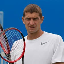 Maxa Mirného priviedol tenis aj do Bratislavy, kde nastúpil proti výberu Dominika Hrbatého v Davisovom pohári v roku 2018.