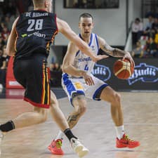 Slovenskí basketbaloví reprezentanti v zápase proti Belgicku.
