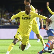 Bývalá hviezda Premier League a v súčasnosti hráč španielského Villarrealu Étienne Capoue (vľavo) si prežil hororový zážitok