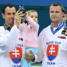 Bývalí slovenskí tenisoví reprezentanti Dominik Hrbatý (vľavo) a Karol Kučera (vpravo).