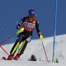 Americká lyžiarka sa po zranení kolena vrátila do súťažného kolotoča po šiestich týždňoch.