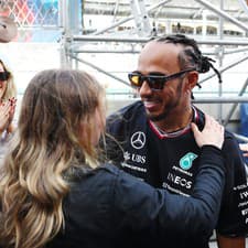 Doriane blahožel k výhre aj Lewis Hamilton.