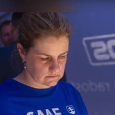 Na snímke športová strelkyňa Zuzana Rehák Štefečeková počas autogramiády Slovenského olympijského tímu na Hviezdoslavovom námestí.