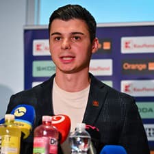 Na snímke hlavný tréner slovenskej hokejovej reprezentácie do 18 rokov Martin Dendis.