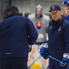 Tréner slovenskej hokejovej reprezentácie Craig Ramsay.