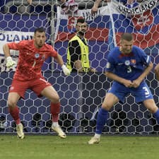 Jude Bellingham parádnym gólom nožničkami v nadstavení vyrovnal proti Slovákom