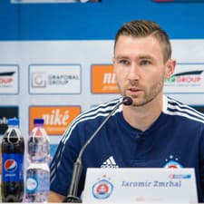 Český futbalový stredopoliar Jaromír Zmrhal bude po skončení zmluvy v bratislavskom Slovane hrať  za Apollon Limassol. 