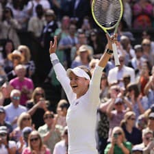 Barbora Krejčíková sa stala prvýkrát v kariére víťazkou ženskej wimbledonskej dvojhry. 