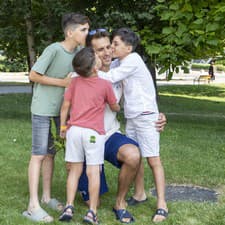 Traja synovia vodáka Beňuša - Simon, Tobiáš a Sebastián ocina pred odchodom na OH vybozkávali.