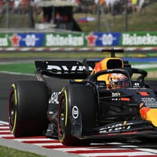 Lídrom seriálu F1 je stále Max Verstappen.