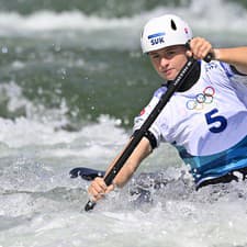 Na snímke slovenská vodná slalomárka Zuzana Paňková pádluje na trati v prvej kvalifikačnej jazde.