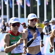 Na snímke slovenské chodkyne sprava Mária Katerinka Czaková a Hana Burzalová na trati počas chôdze žien na 20 km na XXXIII. letných olympijských hrách v Paríži.