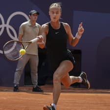 Tenistky Anna Karolína Schmiedlová a Iga Swiateková proti sebe nastúpil v súboji o bronz na OH 2024.