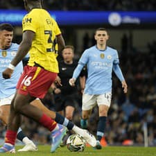 Matheus Nunes, stredopoliar anglického Manchester City, strieľa gól.