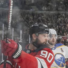 Na snímke slovenský hokejista Tomáš Tatar v drese New Jersey Devils.