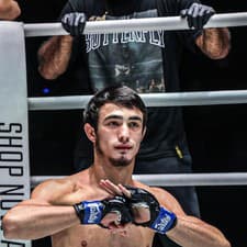 Ruský boxer Idris Abdurašidov predviedol v zápase proti iránskemu súperovi Bagherovi Farajihovi totálny skrat. 