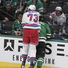 Kanadský hokejista Matt Rempe z New Yorku Rangers dostal osemzápasový dištanc za zákrok na obrancu Mira Heiskanena.