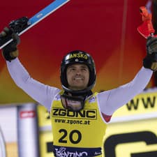 Bulharský lyžiar  Albert Popov triumfoval v stredajšom nočnom slalome v talianskom stredisku Madonna di Campiglio.