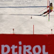 Bulharský lyžiar  Albert Popov triumfoval v stredajšom nočnom slalome v talianskom stredisku Madonna di Campiglio.