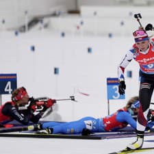 Česká biatlonistka Lucie Charvátová totálne zbabrala preteky v šprinte.