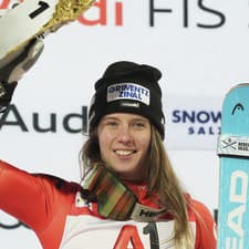 Švajčiarka Camille Rastová ovládla nočný slalom Flachau.