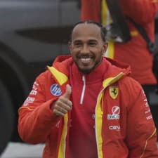 Britský jazdec Ferrari Lewis Hamilton.