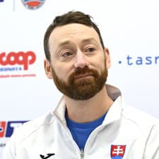 Na snímke kapitán slovenskej juniorskej tenisovej reprezentácie Miroslav Mečíř ml. počas tlačovej konferencie po zisku zlata na majstrovstvách Európy tímov do 16 rokov.