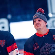 Bývalý hokejový útočník a dvojnásobný víťaz NHL Tomáš Kopecký sa zúčastnil exhibícii v Michalovciach.