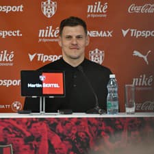 Na snímke nový športový riaditeľ FC Spartak Trnava Martin Škrtel počas tlačovej konferencii.