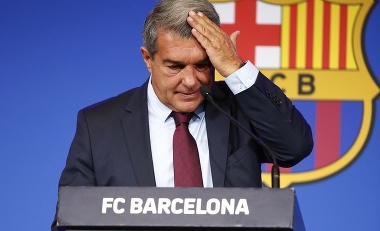 Topia sa v dlhoch, no utrácajú: FC Barcelona môže minúť stovky miliónov eur