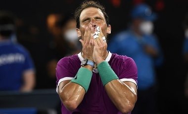 Španielskeho tenistu po postupe premohli emócie: Finalista Nadal plakal do trička!