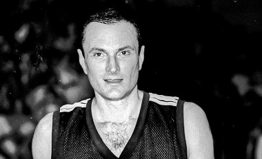 Stanislav Kropilák († 67) svojím basketbalovým kumštom udivoval nielen doma: O NBA ho neobrali komunisti, ale koleno