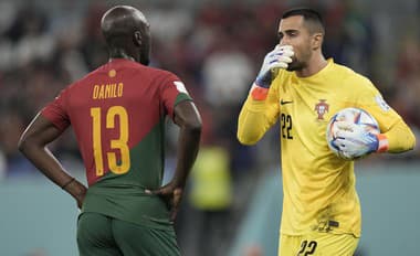 Portugalsko prišlo o oporu defenzívy: Strašidelné zranenie na tréningu!